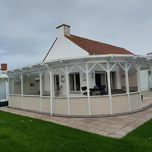 https://the-beach-house.ostend-hotel.net